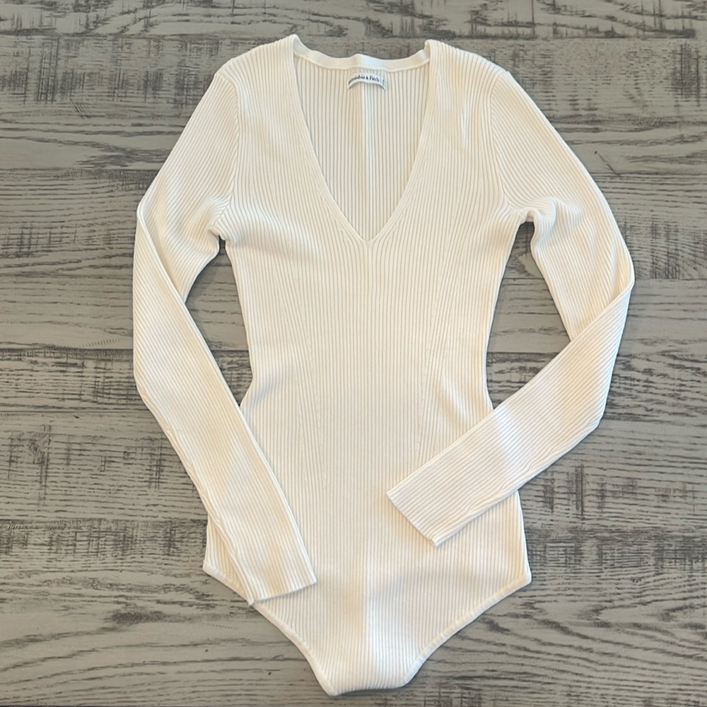 Abercrombie long sleeve bodysuit - ladies medium - off white